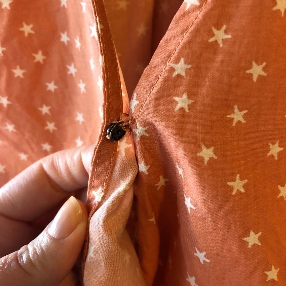 𝅺madewell Star Print Blouse - Picture 5 of 6